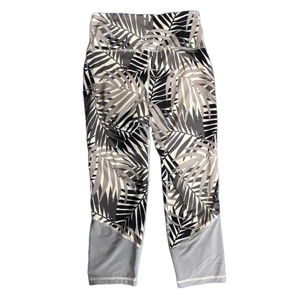 ⭐️ Old Navy Active patterned leggings - size medium - Picture 6 of 7